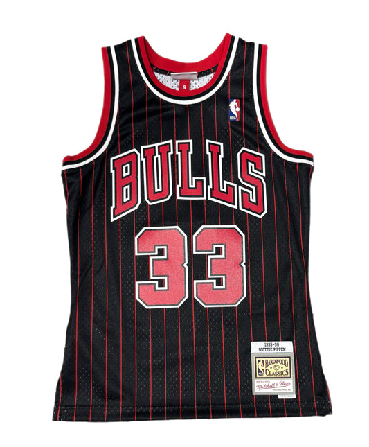 MITCHELL & NESS  18149 NBA SWINGMAN ALTERANTE JERSEY BULLS 1995 SCOTTIE PIPPEN